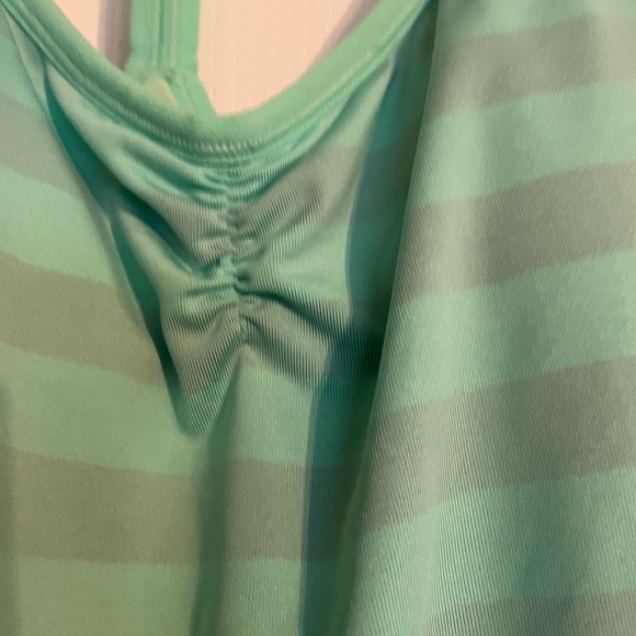 Nike dri fit mint green tank top with built in tank top size xl like new - Picture 2 of 5